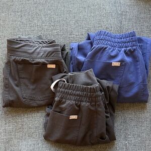 Figs Women's Joggers in Black and Blue